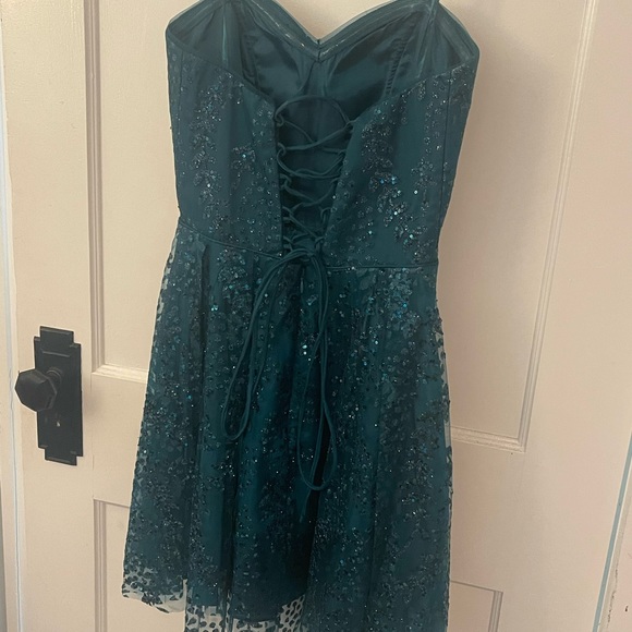 Blondie nights, sparkly sequined, green party dress. Size 1 - Picture 4 of 5